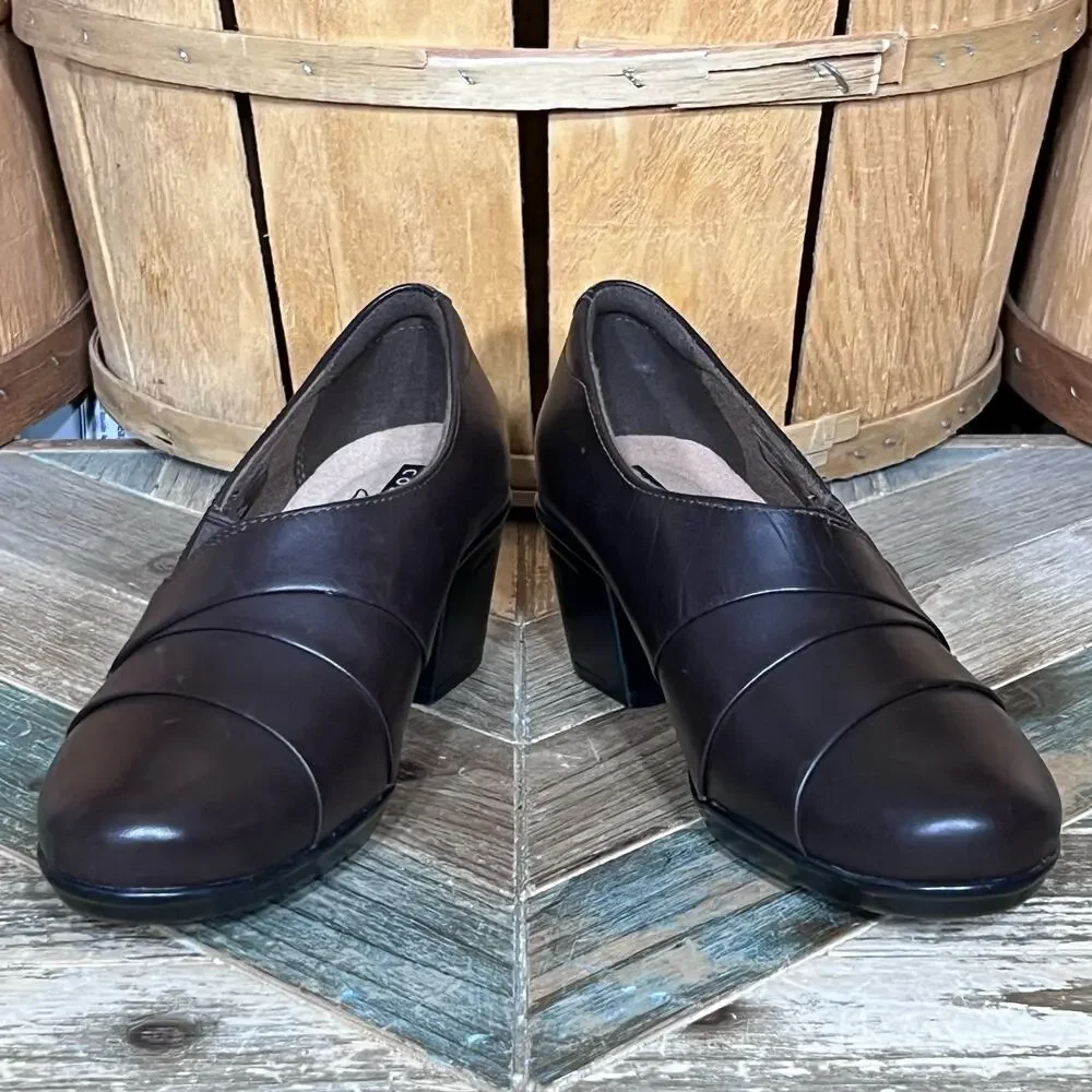 Clarks Emslie Warbler Dark Brown Leather Heeled Loafers Pumps Womens Size 5.5